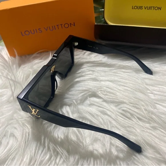 Louis Vuitton Black Sunglasses - Picture 4 of 7